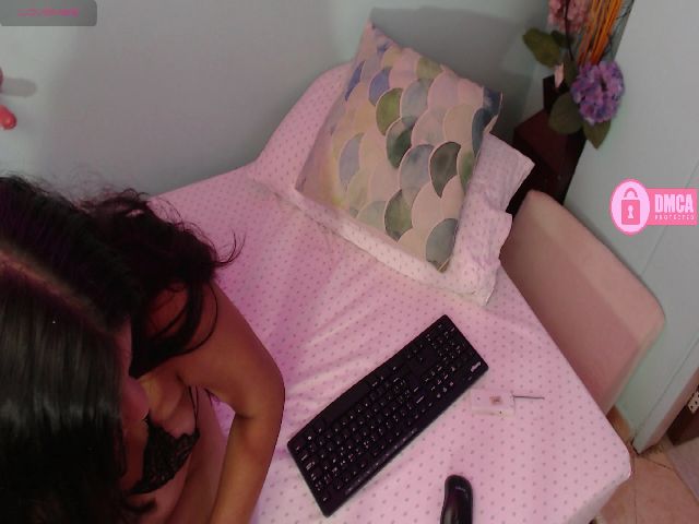 Live sex webcam photo for Valeria_sky #256512003