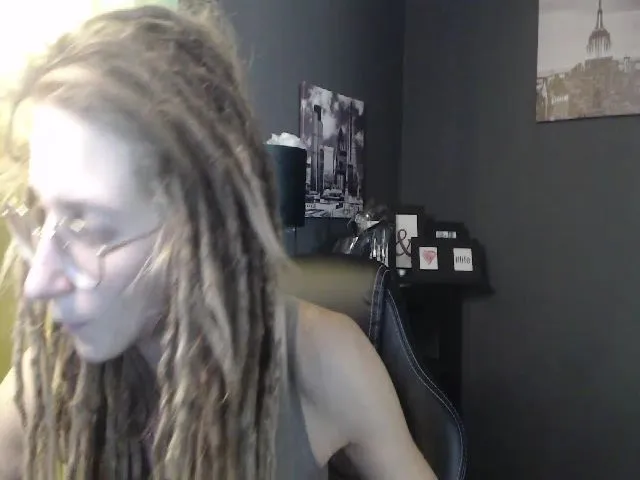 Live sex webcam photo for KINKYkeira #256248637