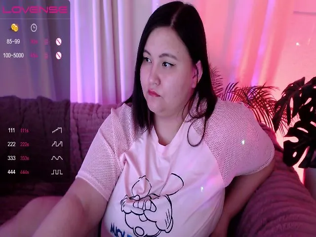 Live sex webcam photo for MinaMosss #258147411