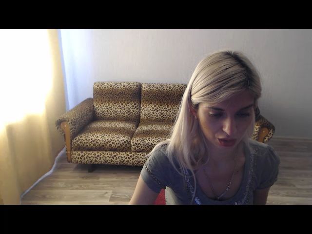 Live sex webcam photo for SexyBeatriice #253336175