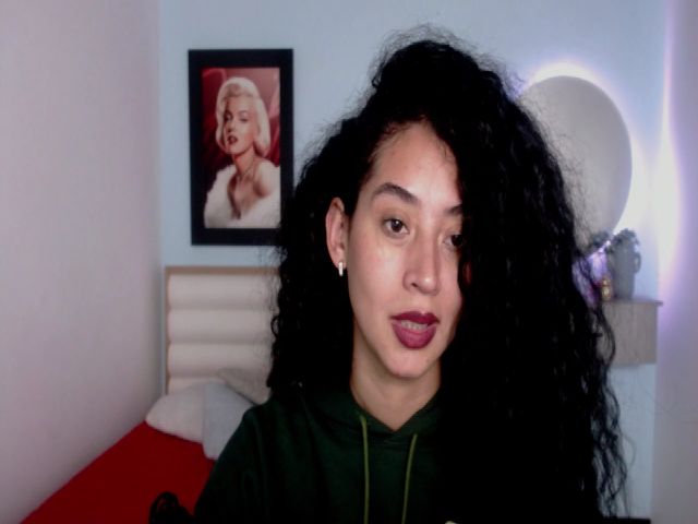 Live sex webcam photo for Jade_lee88 #254698626