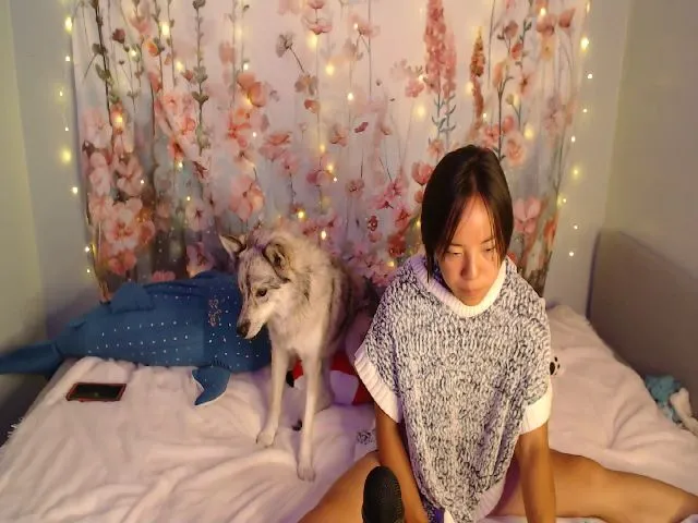 Live sex webcam photo for Isa_Boop #262247733
