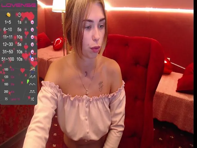 Live sex webcam photo for MeowGirll #255900434