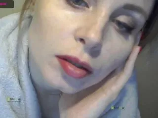 Live sex webcam photo for -x777x- #240789724