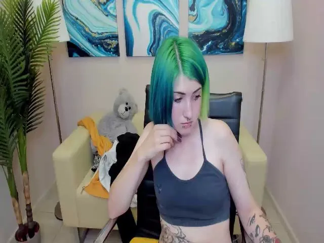 Live sex webcam photo for EllieSmile #257299318
