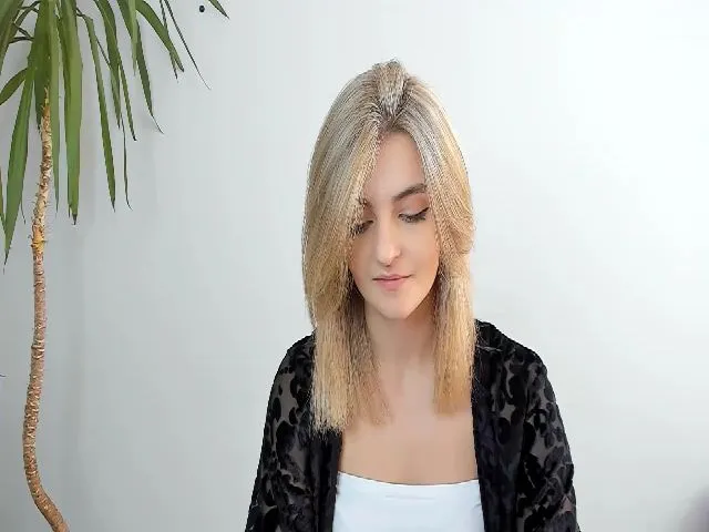 Live sex webcam photo for HelelGretta #260480322