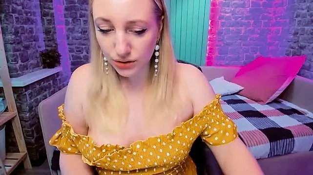 Live sex webcam photo for ChristinaRoma #244968385