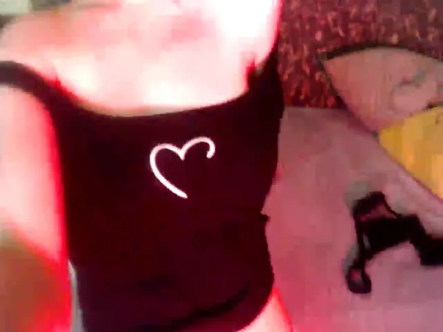 Live sex webcam photo for Meowny #255698295