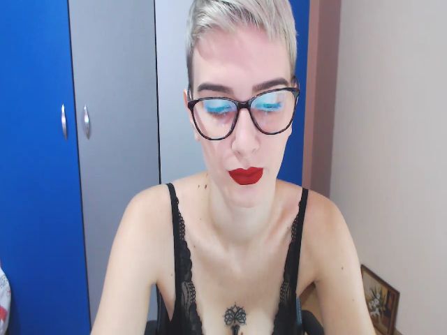 Live sex webcam photo for Miss_Judith #258075429