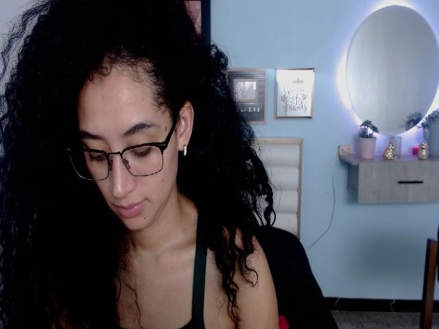 Live sex webcam photo for Jade_lee88 #255048972