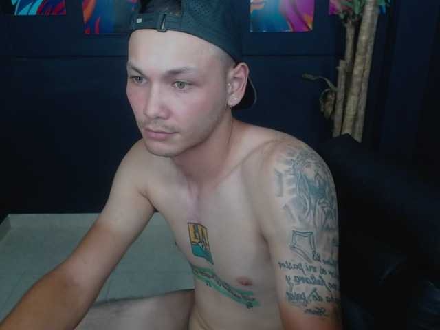 Live sex webcam photo for WONDERCOUPLEE #263980758