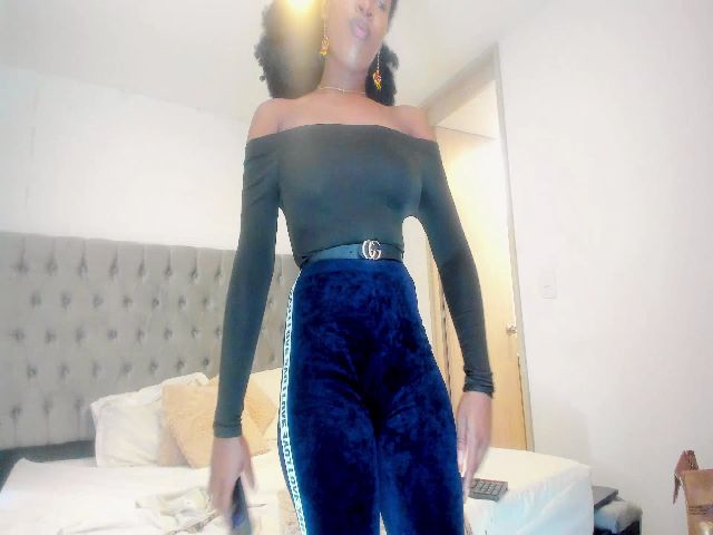 Live sex webcam photo for Afro__Goddess #259397502