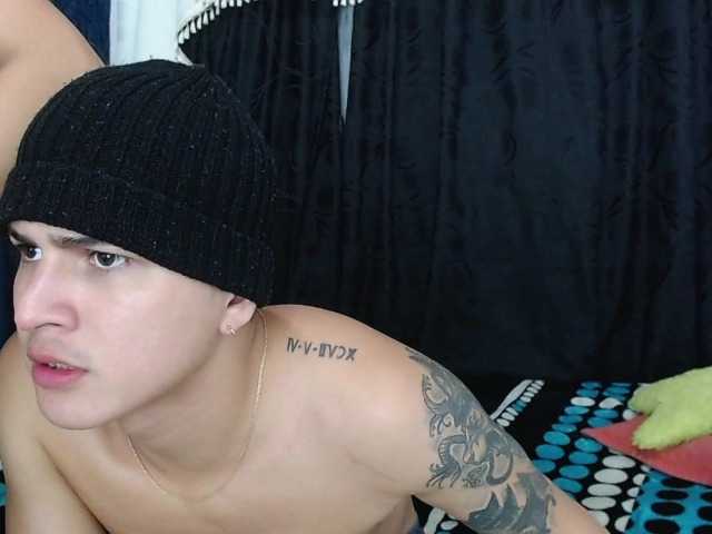 Live sex webcam photo for sexsection202 #241403620