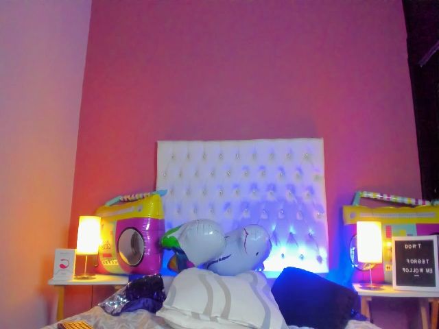 Live sex webcam photo for HaileyVans #259857035