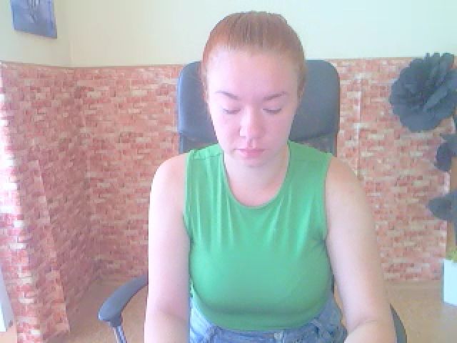 Live sex webcam photo for JiMiola #264083990