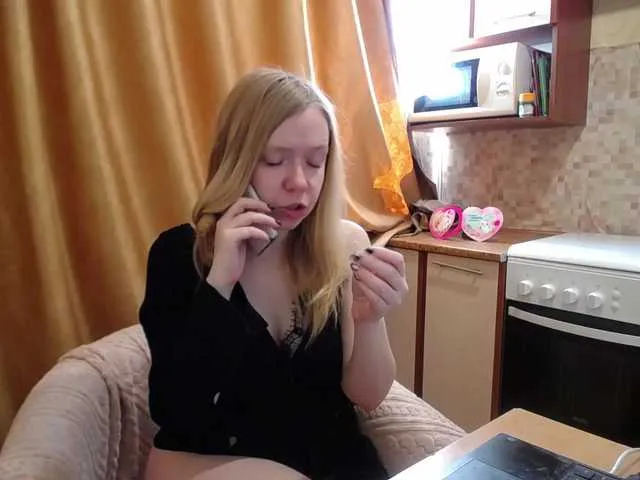 Live sex webcam photo for Fortuna3106 #241174673