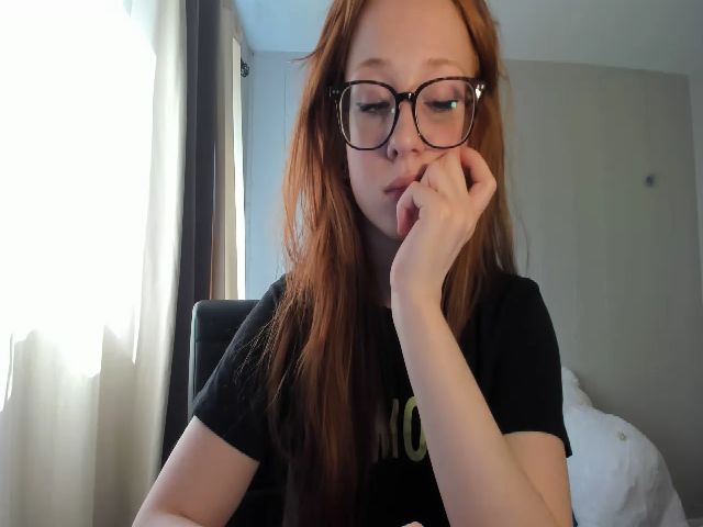 Live sex webcam photo for Haileystormxo #253173856