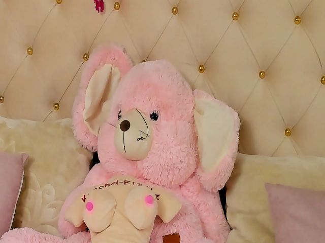 Live sex webcam photo for EmmaGonzale #255033986