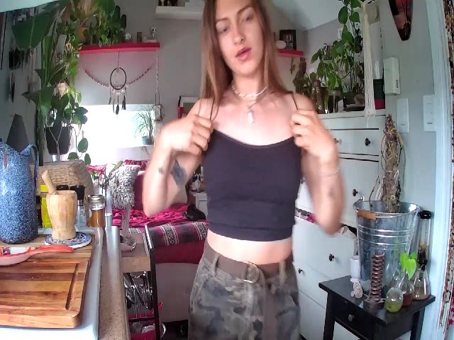 Live sex webcam photo for Sexylexi211 #260844983