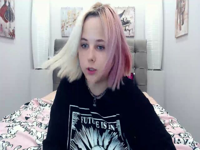 Live sex webcam photo for Helokit #255955910