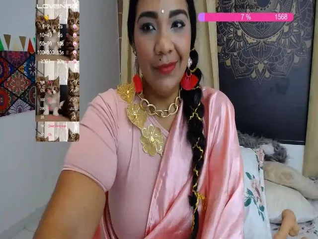Live sex webcam photo for IndianMama #252543485