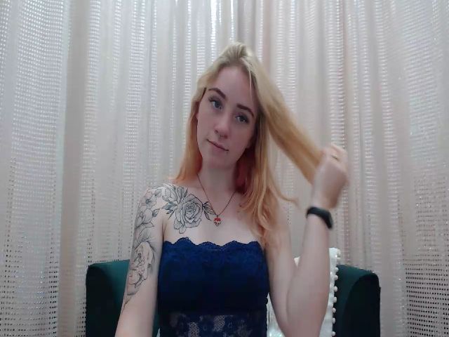 Live sex webcam photo for RedBerryy #264130188