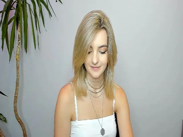 Live sex webcam photo for HelelGretta #263306013