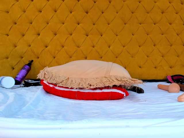 Live sex webcam photo for IdalyJohnson #257222752