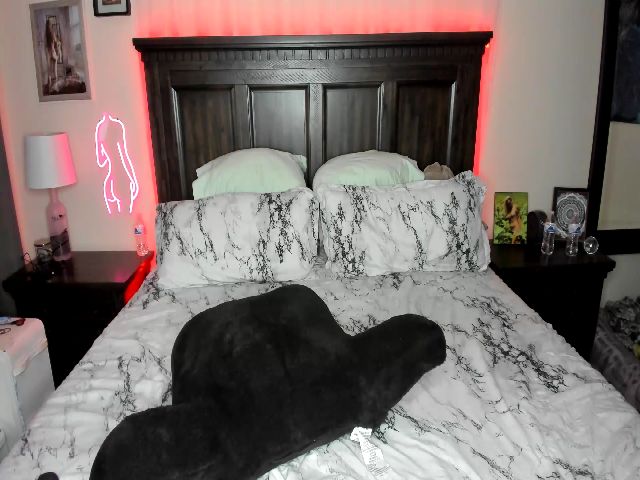 Live sex webcam photo for Rose_Kitten #261049085