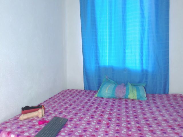 Live sex webcam photo for avril_harpper #264873262