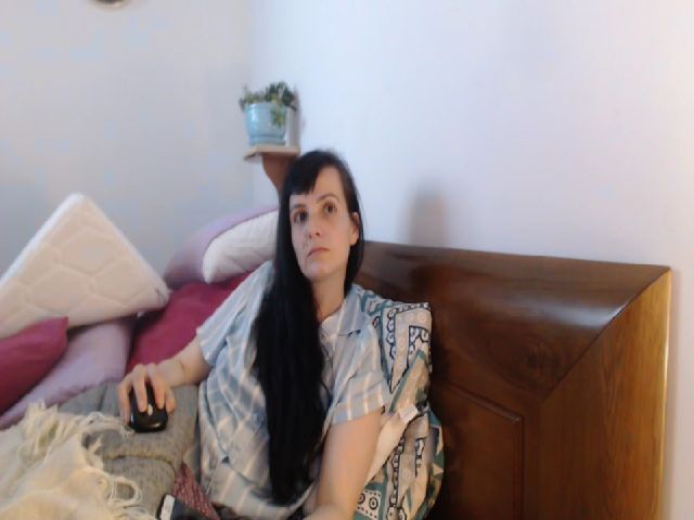 Live sex webcam photo for isabellazee2 #252971884