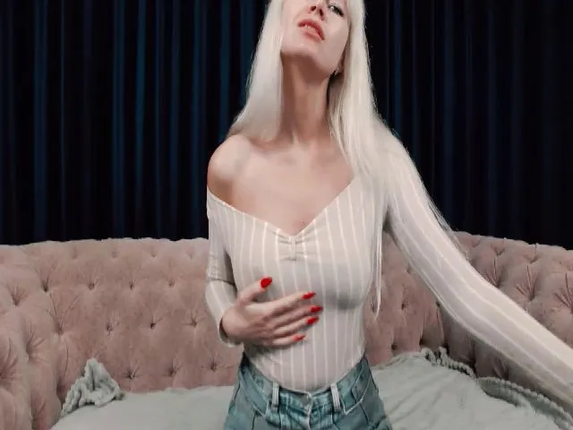 Live sex webcam photo for MariaBlondeJ #255811451