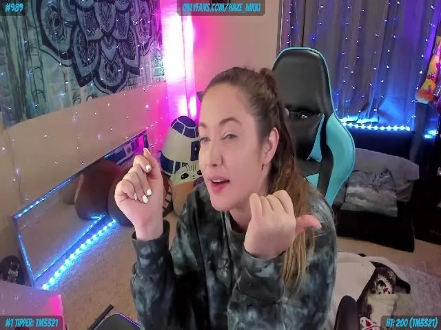 Live sex webcam photo for Nikki_Haze #258549429