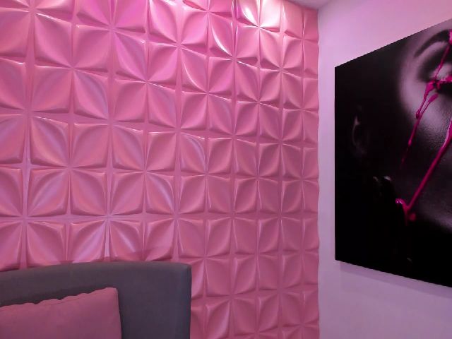 Live sex webcam photo for Andrea_T #253605091