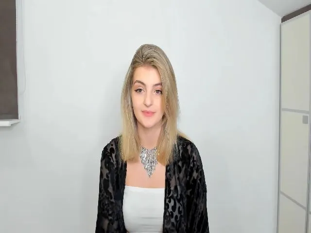Live sex webcam photo for HelelGretta #254117575