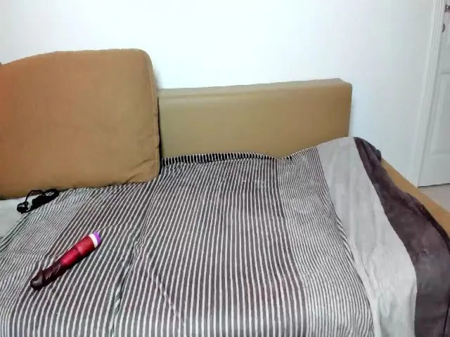 Live sex webcam photo for Jessy4Lovex #258440509
