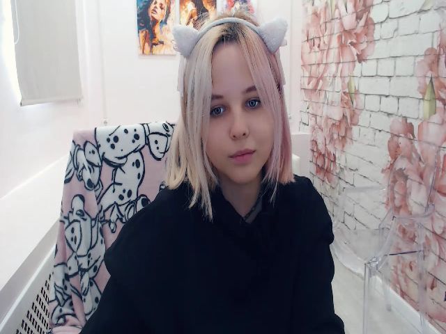 Live sex webcam photo for Helokit #258571616