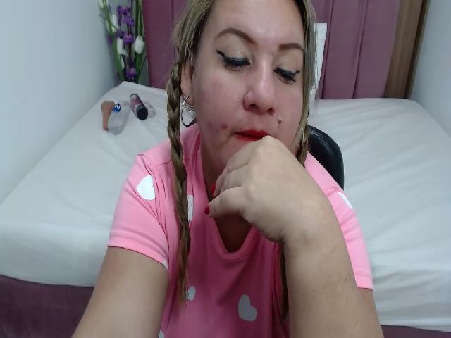 Live sex webcam photo for ALONDRA_HOT25 #264135663