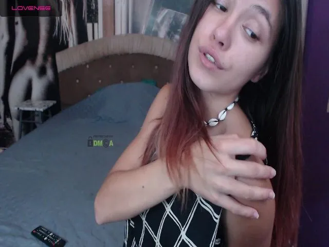 Live sex webcam photo for MisticaMissy #255214056