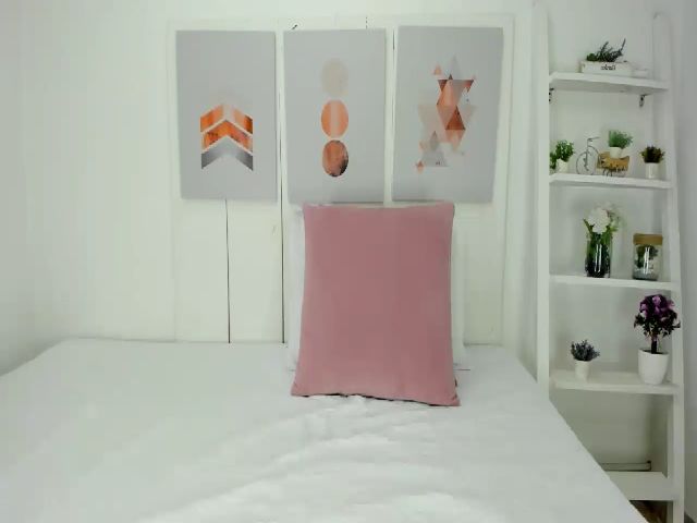 Live sex webcam photo for SOFI_LEONE #261743824