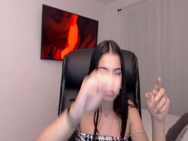 Live sex webcam photo for Heily_ #265208763