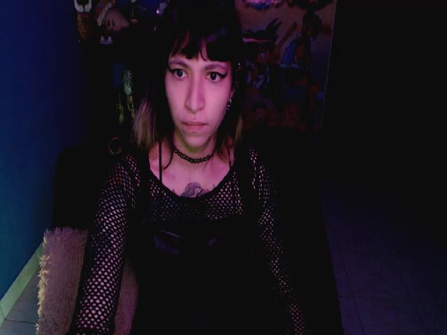 Live sex webcam photo for umaru_michae #254075042