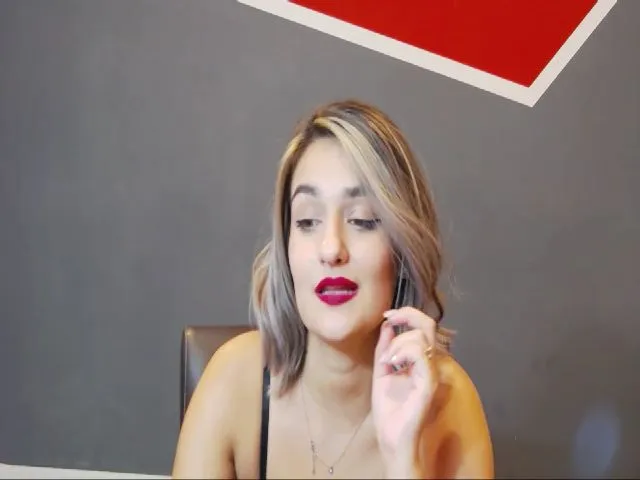 Live sex webcam photo for SecretAmber #254220460