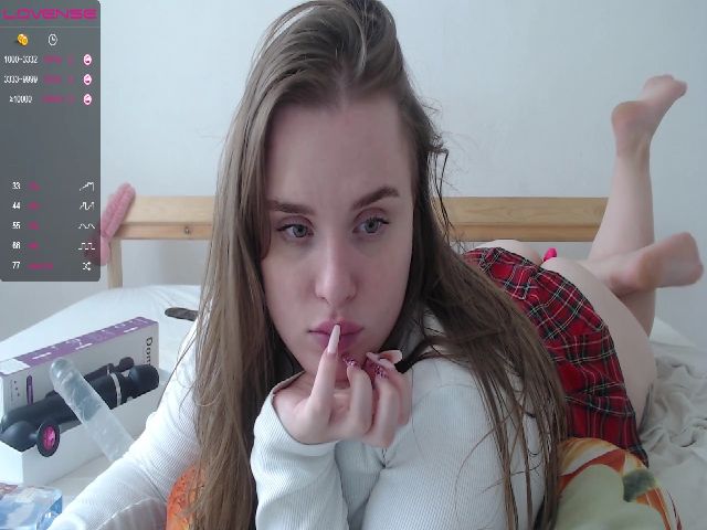 Live sex webcam photo for AliceSins1 #259930194