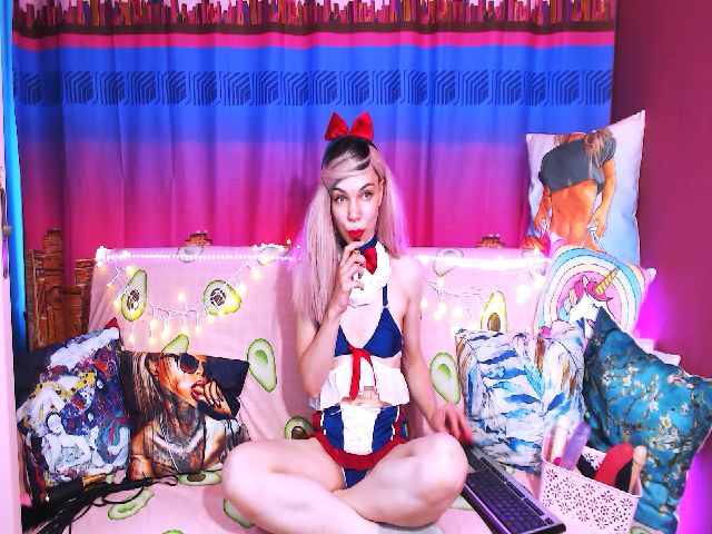 Live sex webcam photo for Lolly_Goddess #256253557