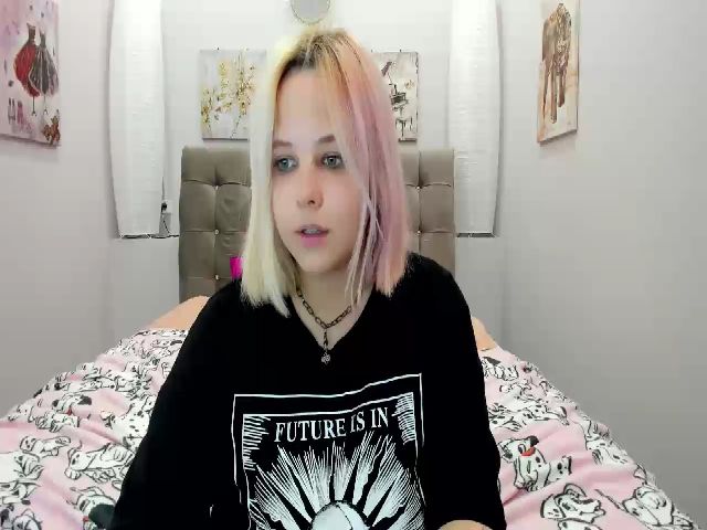 Live sex webcam photo for Helokit #260467553