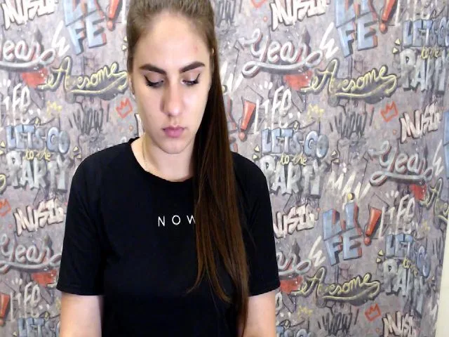 Live sex webcam photo for MollyKiss_ #255674870