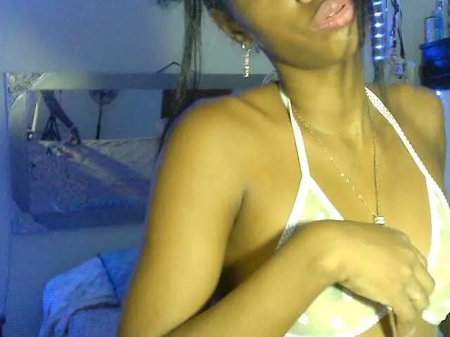 Live sex webcam photo for LINDA599 #249058832