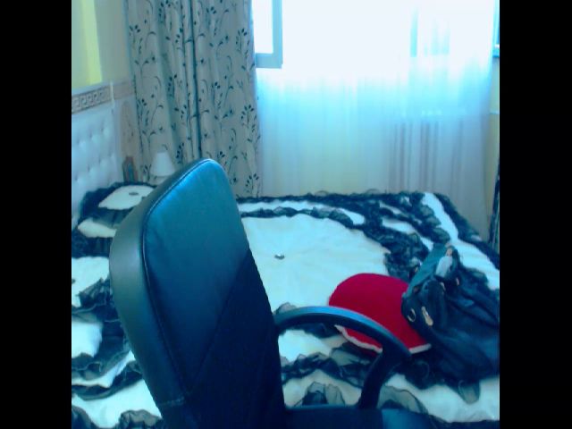 Live sex webcam photo for SonyaHotMilf #255361602