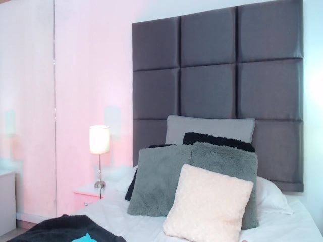 Live sex webcam photo for Victoria_Coll #253679186